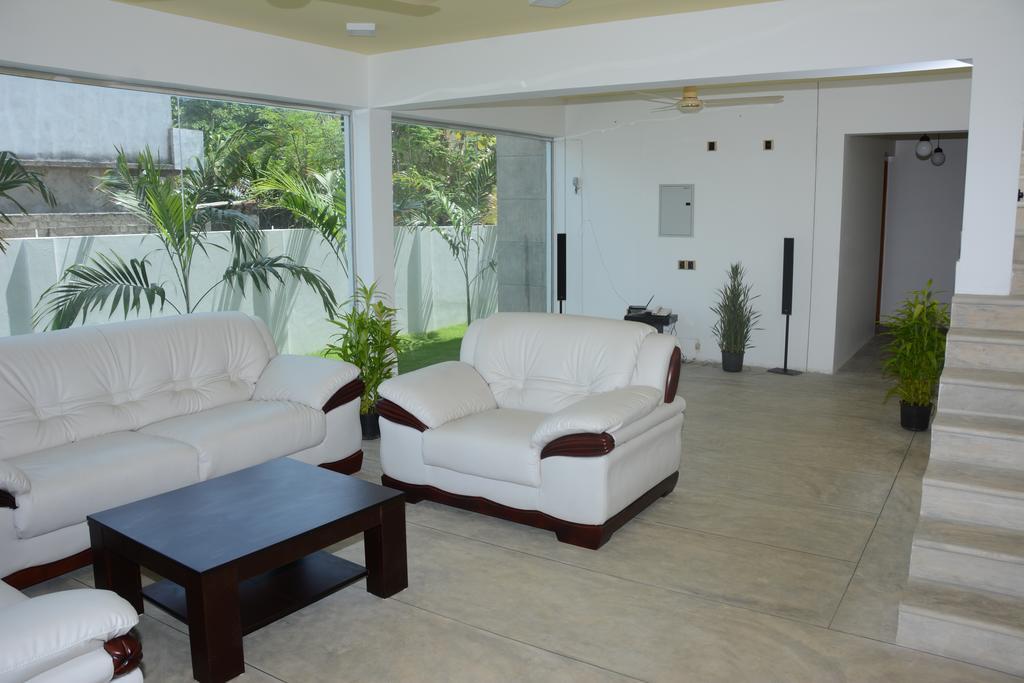 Hotel Tobiko Trincomalee Buitenkant foto