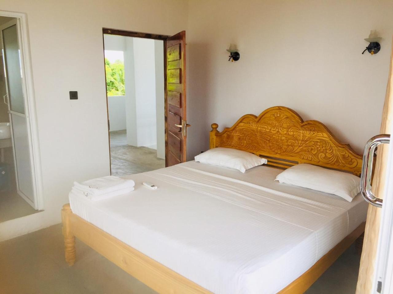 Hotel Tobiko Trincomalee Buitenkant foto