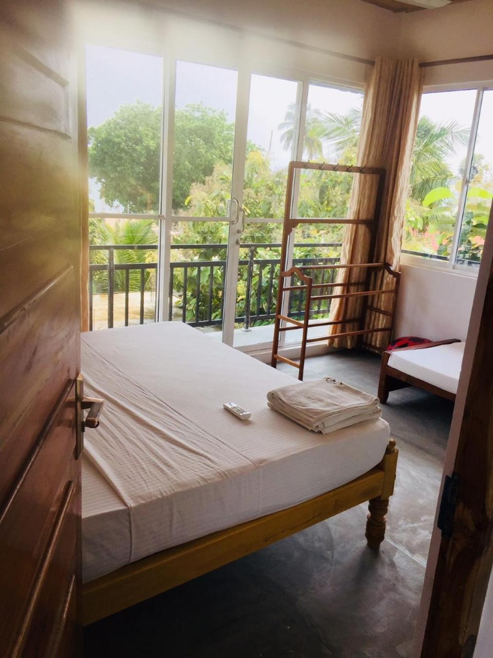 Hotel Tobiko Trincomalee Buitenkant foto