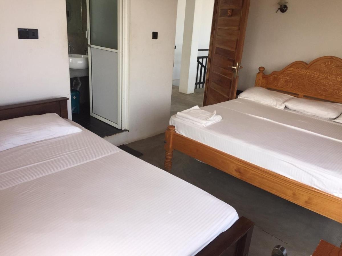 Hotel Tobiko Trincomalee Buitenkant foto
